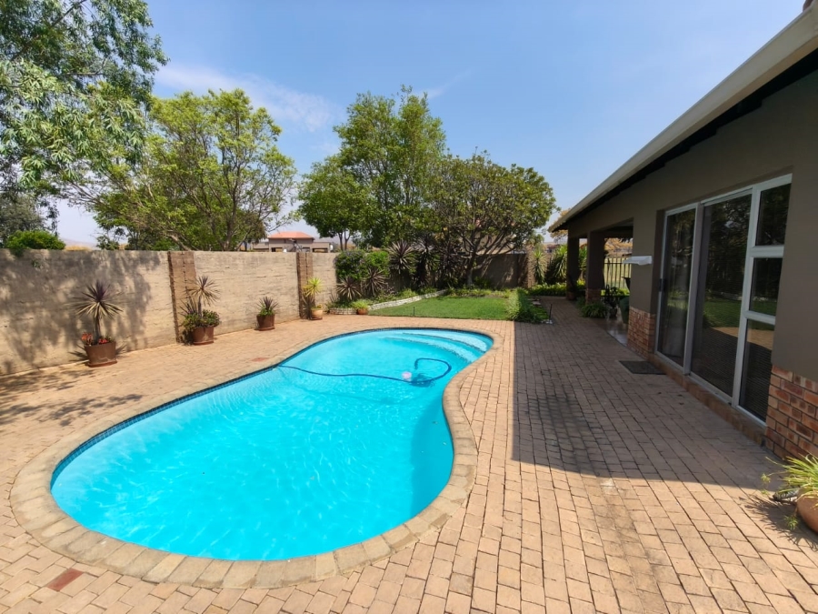 3 Bedroom Property for Sale in Waterkloof East North West